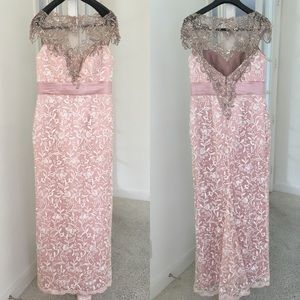 Formal social occasion gown